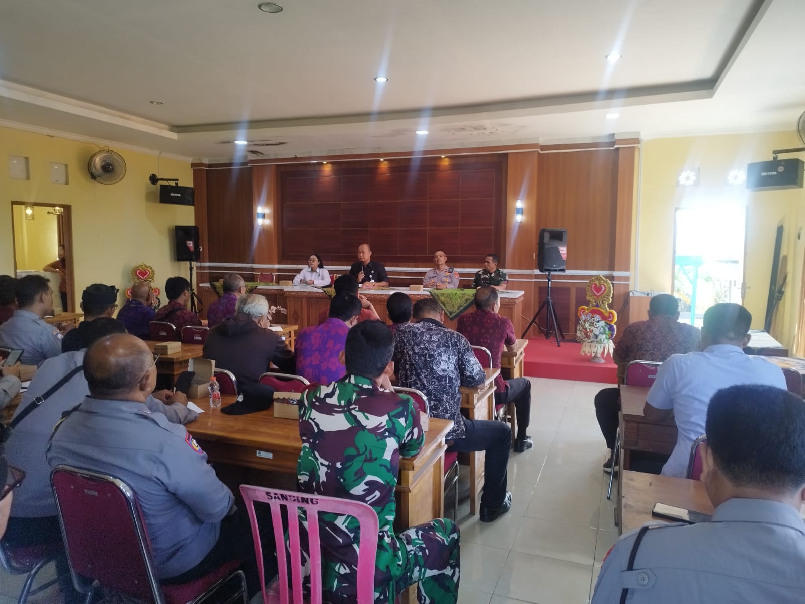 GIANYAR, BALINEWS.ID - Forum Pimpinan Kecamatan (Forkopimcam) menggelar rapat di Kantor Desa Bakbakan, Kecamatan Gianyar, Selasa (11/3) pukul 09.00 WITA. Rapat…