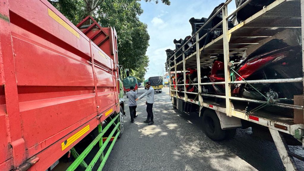 TABANAN, Balinews.id - Dinas Perhubungan Kabupaten Tabanan menggelar operasi penertiban parkir liar di sepanjang Jalan Bypass Ir. Soekarno pada Selasa (18/3/20…