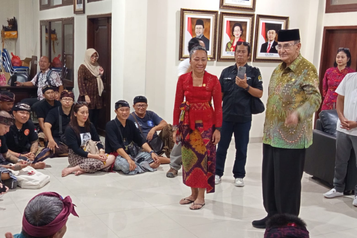 DENPASAR, BALINEWS.ID – Kantor Dewan Perwakilan Daerah (DPD) RI Wilayah Bali di Jalan Cok Agung Tresna No. 74, Denpasar, tampak ramai pada Jumat (7/3/2024). Pu…