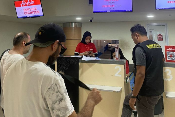 JEMBRANA, BALINEWS.ID – Imigrasi Bali kembali menunjukkan ketegasannya dalam menindak pelanggaran yang dilakukan wisatawan mancanegara. Kali ini, dua warga neg…