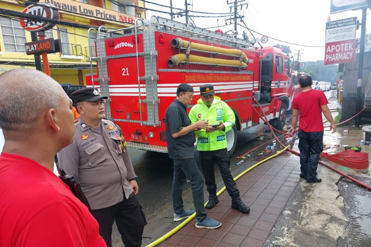 BADUNG, BALINEWS.ID - Kebakaran melanda Apotek BWF yang terletak di Jalan Dharmawangsa, Kelurahan Benoa, Kecamatan Kuta Selatan, pada Senin pagi, sekitar pukul…