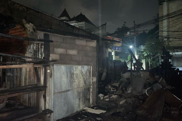 BADUNG, BALINEWS.ID - Kebakaran melanda warung makan Nasi Bucil di Jalan Mataram, No. 1, Kuta, Badung. Kobaran api menghanguskan seluruh bangunan pada Jumat di…