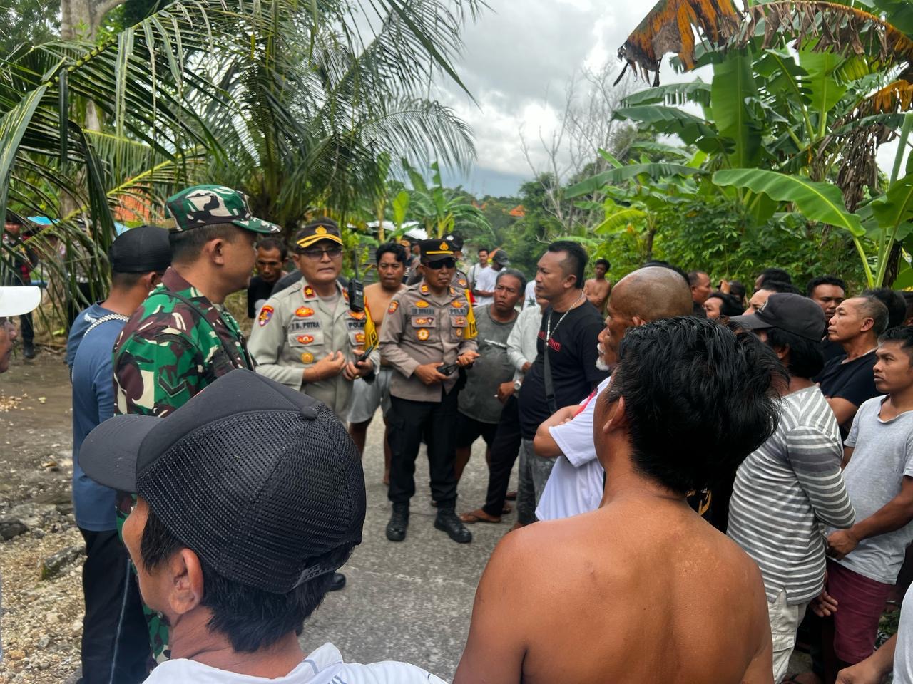 KLUNGKUNG, BALINEWS.ID - Warga Banjar Sental Kangin, Desa Ped, Nusa Penida, Klungkung, mengalami ketegangan pada hari Ngembak Geni, yang jatuh pada Minggu, 30 …