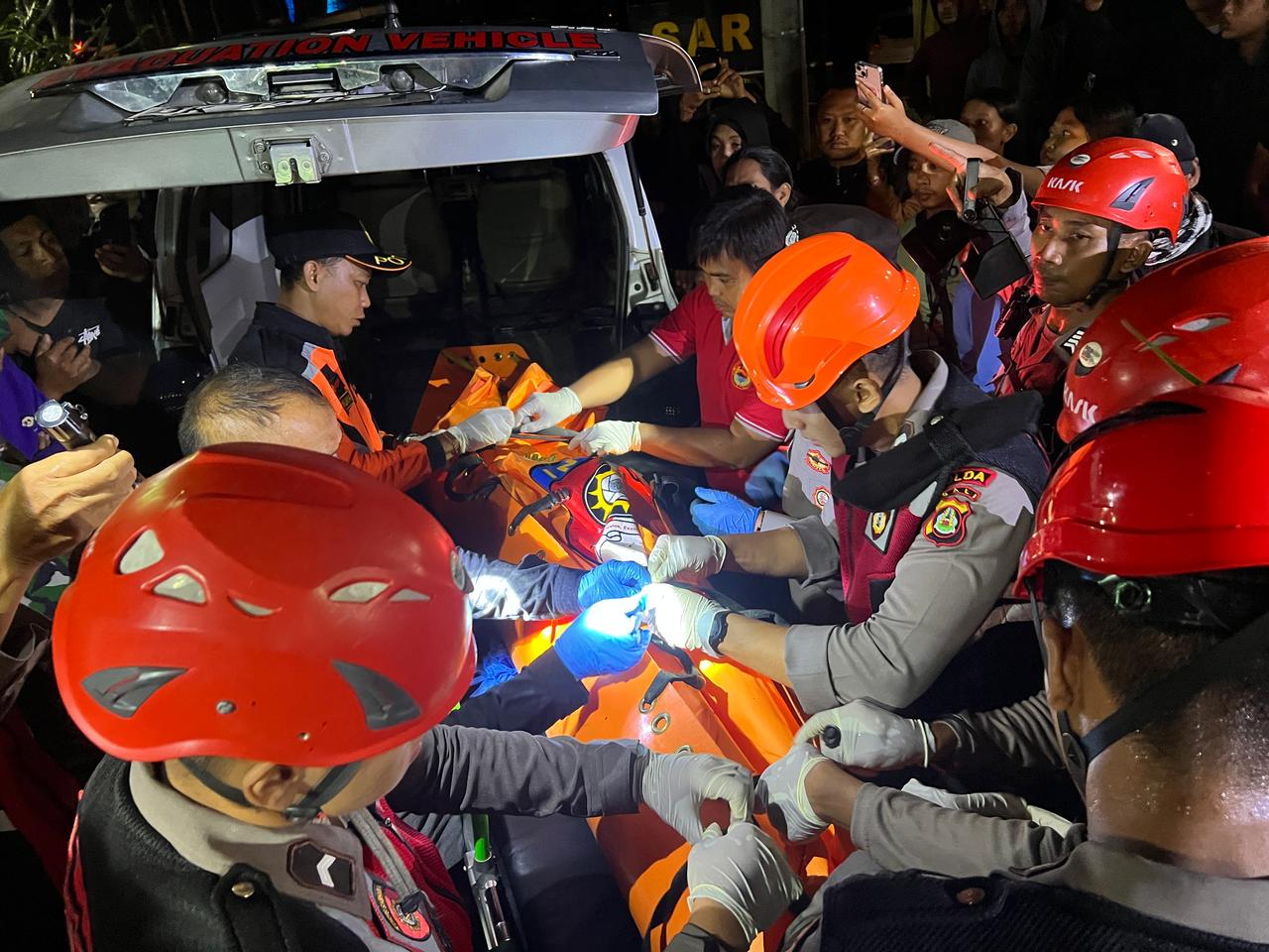 BADUNG, BALINEWS.ID – Motif aksi nekat yang dilakukan oleh Ni Kadek MS (21) dengan melompat di jembatan Tukad Bangkung masih menjadi misteri. Hingga kini pihak…