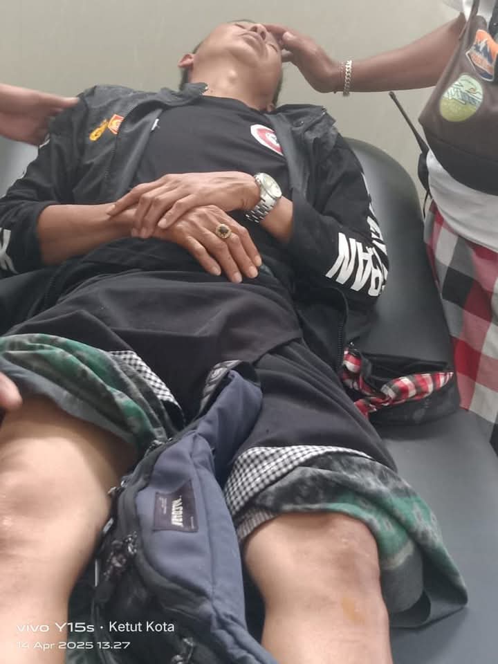 KARANGASEM, BALINEWS.ID - Seorang pecalang bernama Nengah Wartawan, warga Desa Besakih, menjadi korban penganiayaan oleh oknum masyarakat setelah kegiatan semb…