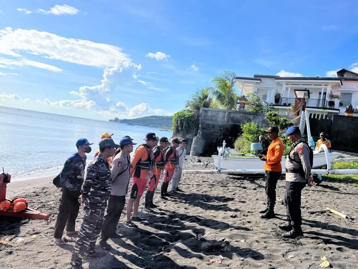KARANGASEM, BALINEWS.ID - Pencarian terhadap Sergei Eliseev (36), seorang warga negara Rusia yang dilaporkan hilang di perairan Amed, Karangasem, resmi dihenti…