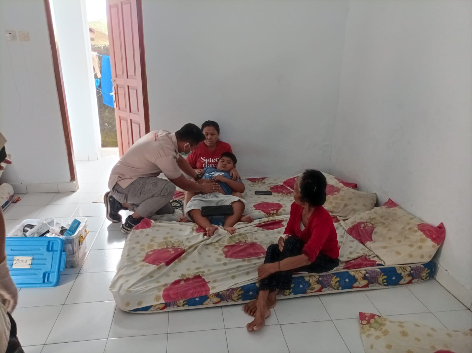KLUNGKUNG, BALINEWS.ID – Hari ketiga berada di pengungsian pada Rabu (2/4/2025) warga Banjar Sental Kangin, Desa Ped, Kecamatan Nusa Penida mulai mengalami gan…