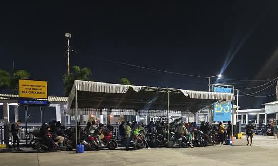 KARANGASEM, BALINEWS.ID – Polsek Pelabuhan Padangbai bersama instansi terkait mengambil tindakan tegas terhadap penumpang yang masuk melalui Pelabuhan Padangba…
