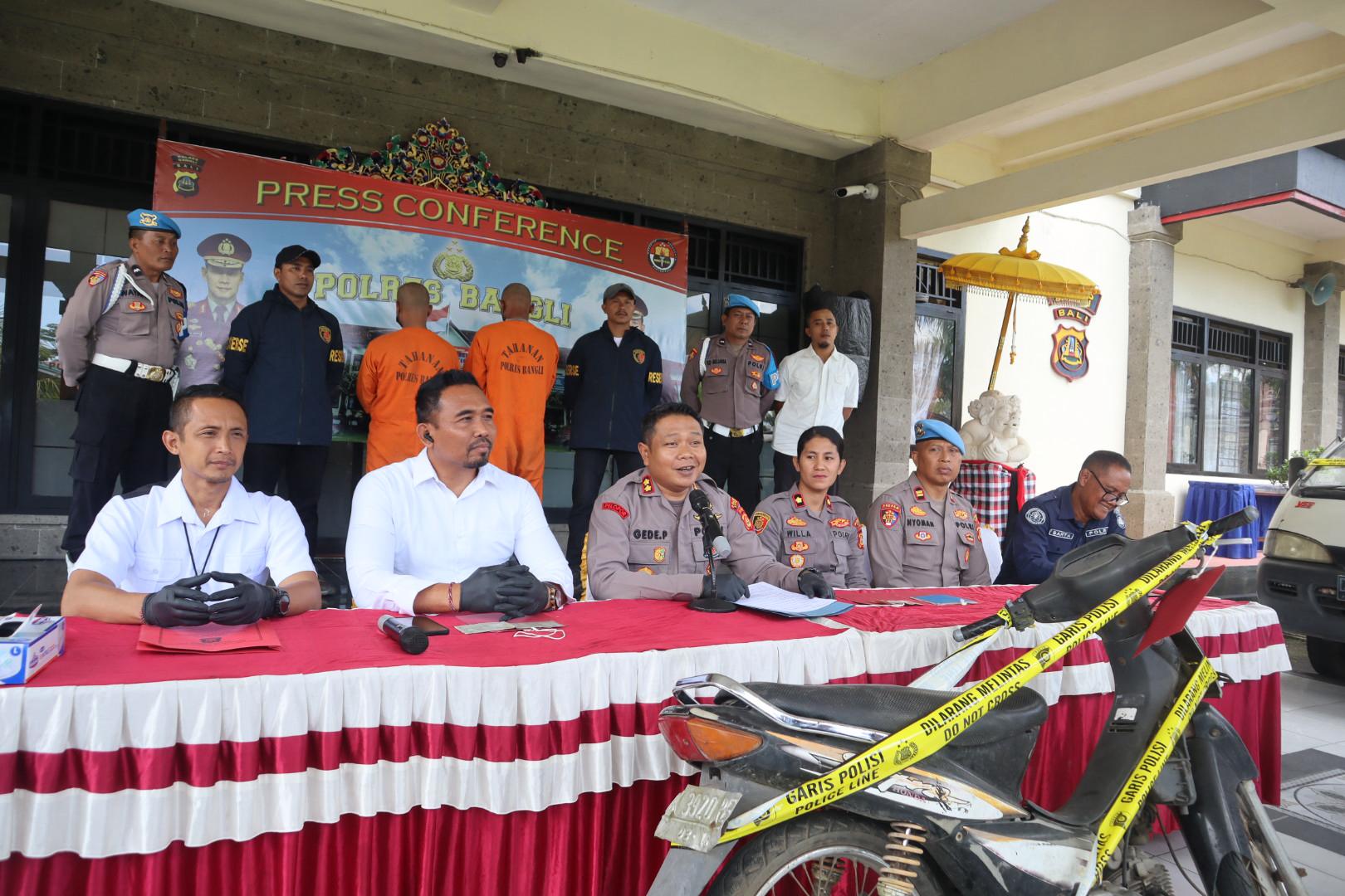 BANGLI, BALINEWS.ID - Kepolisian Resor (Polres) Bangli berhasil mengungkap kasus pencurian sepeda motor yang terjadi di Desa Songan, Kecamatan Kintamani, Kabup…