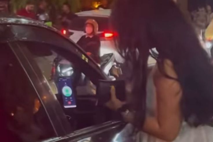 DENPASAR, BALINEWS.ID - Masyarakat Bali kembali dihebohkan dengan beredarnya video yang memperlihatkan seorang pria bule diduga menjadi sopir Grab. Video terse…
