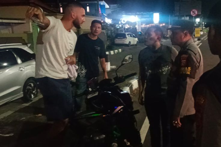 BADUNG, BALINEWS.ID - Polsek Kuta Selatan aktif menggelar patroli malam Minggu pada Sabtu (10/5/2025) untuk mengamankan wilayah dari gangguan keamanan dan kete…