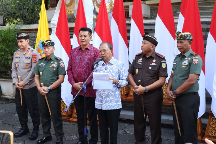 DENPASAR, BALINEWS.ID - Gubernur Bali, Wayan Koster, menegaskan bahwa Gerakan Rakyat Indonesia Bersatu (GRIB), sebuah organisasi masyarakat, belum terdaftar se…