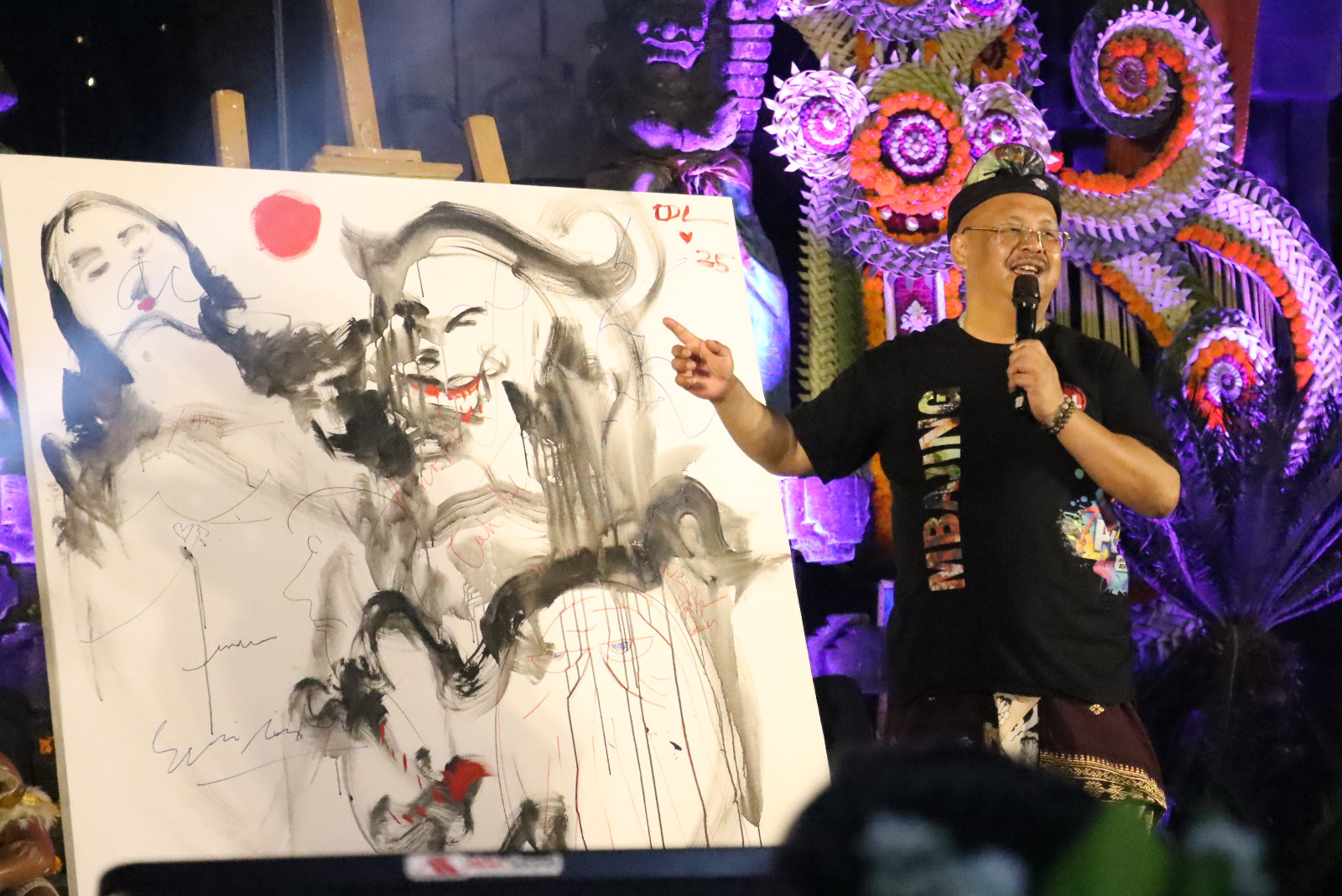 UBUD, BALINEWS.ID - Jenderal polisi bintang tiga (Komjen) Prof. Chryshnanda Dwilaksana memiliki hobi melukis. Kali ini, 30 karya lukis dipajang di Museum Puri …