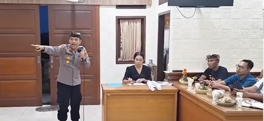 GIANYAR, BALINEWS.ID – Pada pertengahan Mei 2025, ramai fyp netizen mengenai sosialisasi dari perwira polisi mengenai evaluasi bagi pecalang Bali. Dalam video …