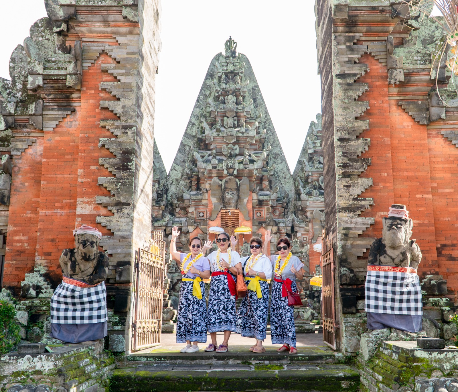 GIANYAR, BALINEWS.ID - Pemerintah Desa Sukawati resmi meluncurkan program Desa Wisata Berbasis Budaya Religi dengan menjadikan Pura Desa dan Pura Puseh Sukawat…