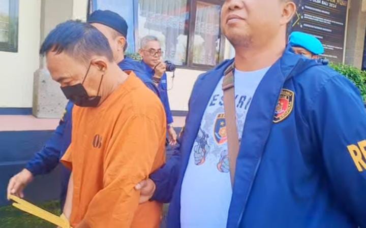 BANGLI, BALINEWS.ID – Beralasan menuruti saran dukun, seorang bapak asal Desa Pejeng, Kecamatan Tampaksiring, Tjok Gede DP (49) nekat mencuri. TKP pencurian di…
