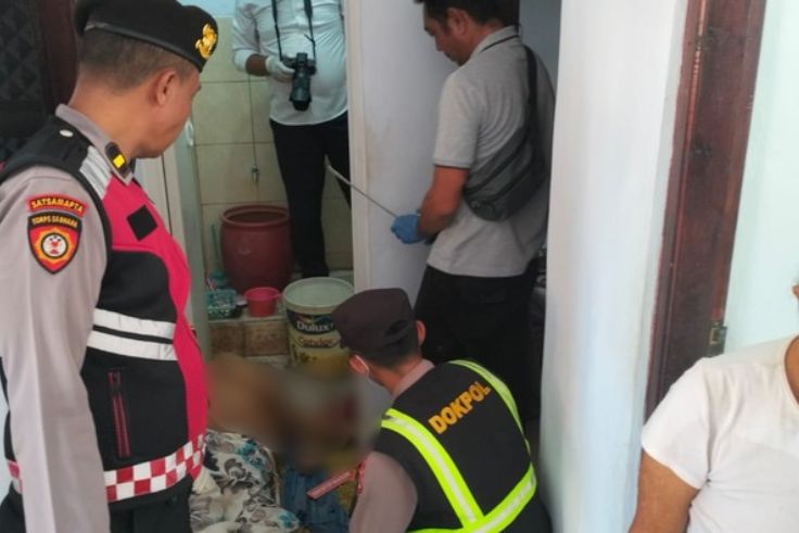 JEMBRANA, BALINEWS.ID – Seorang pria lansia berinisial IWR (65) ditemukan tewas bersimbah darah di dalam rumahnya di Kelurahan Pendem, Kecamatan Jembrana, pada…