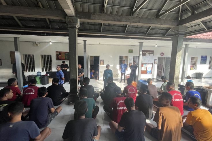 TABANAN, BALINEWS.ID - Dalam upaya menjaga keamanan dan ketertiban, Lapas Kelas IIB Tabanan melalui Tim IV Pemantauan, Pengamatan, dan Deteksi Dini (Pamandini)…