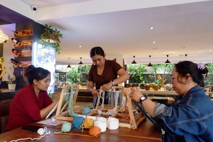 BADUNG, BALINEWS.ID – FOX Jimbaran Beach Bali kembali menghadirkan Craftology, sebuah program seni dan kerajinan tangan yang dirancang untuk memberikan pengala…