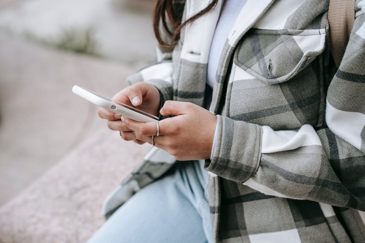 NASIONAL, Balinews.id – Menteri Komunikasi dan Digital, Meutya Hafid, menanggapi kabar bahwa Indonesia menempati posisi kedua dalam jumlah panggilan telepon ta…