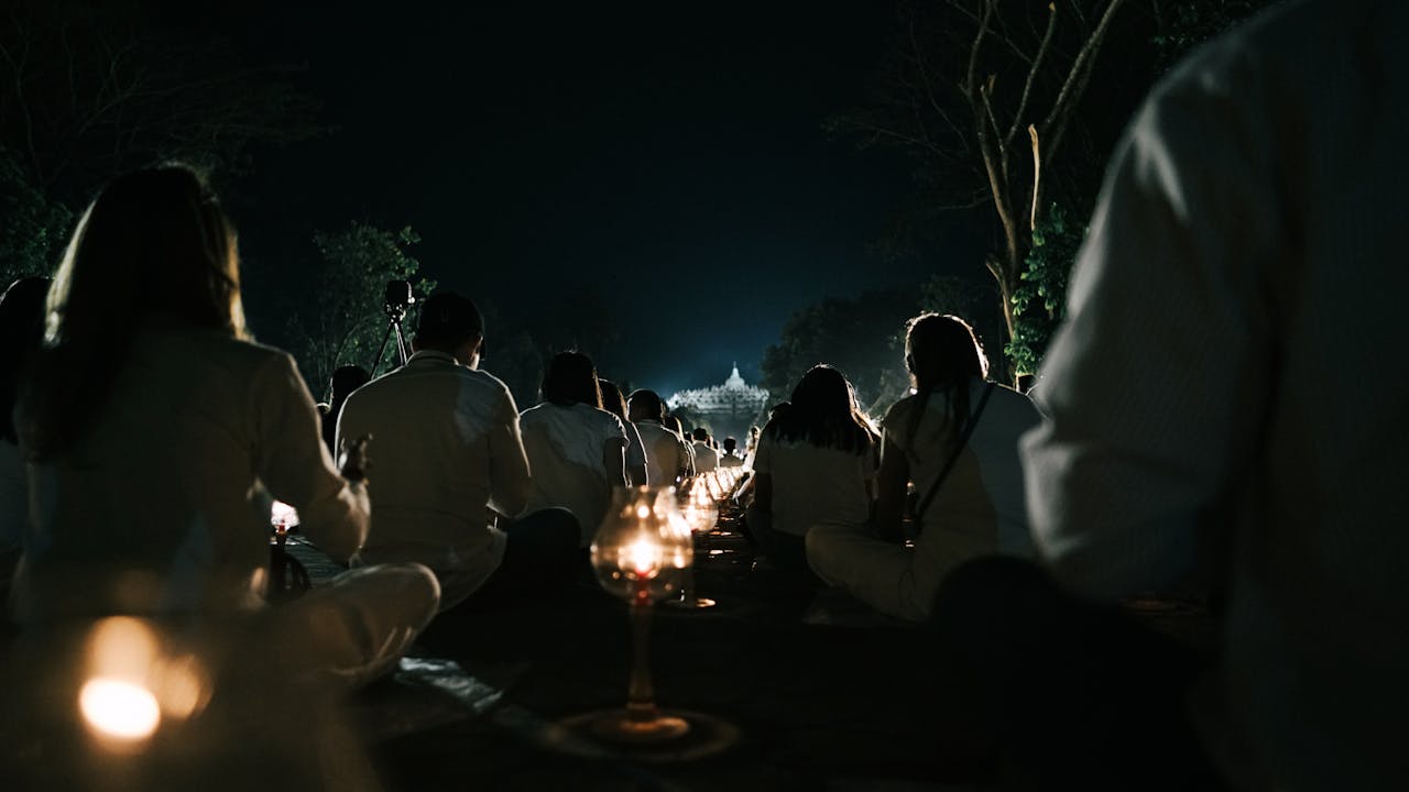 INTERMESO, Balinews.id - Hari Raya Waisak adalah momen penting bagi umat Buddha di seluruh dunia. Tak hanya sebagai perayaan kelahiran, pencerahan, dan wafatny…