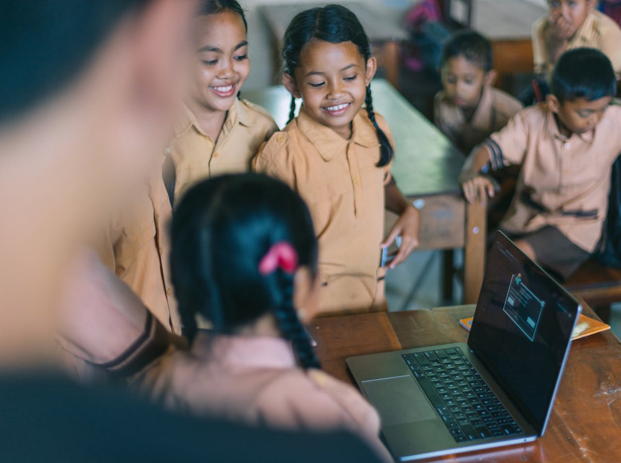 NASIONAL, Balinews.id - Kejaksaan Agung saat ini tengah menyelidiki dugaan korupsi dalam proyek pengadaan laptop yang dicanangkan Kementerian Pendidikan, Kebud…