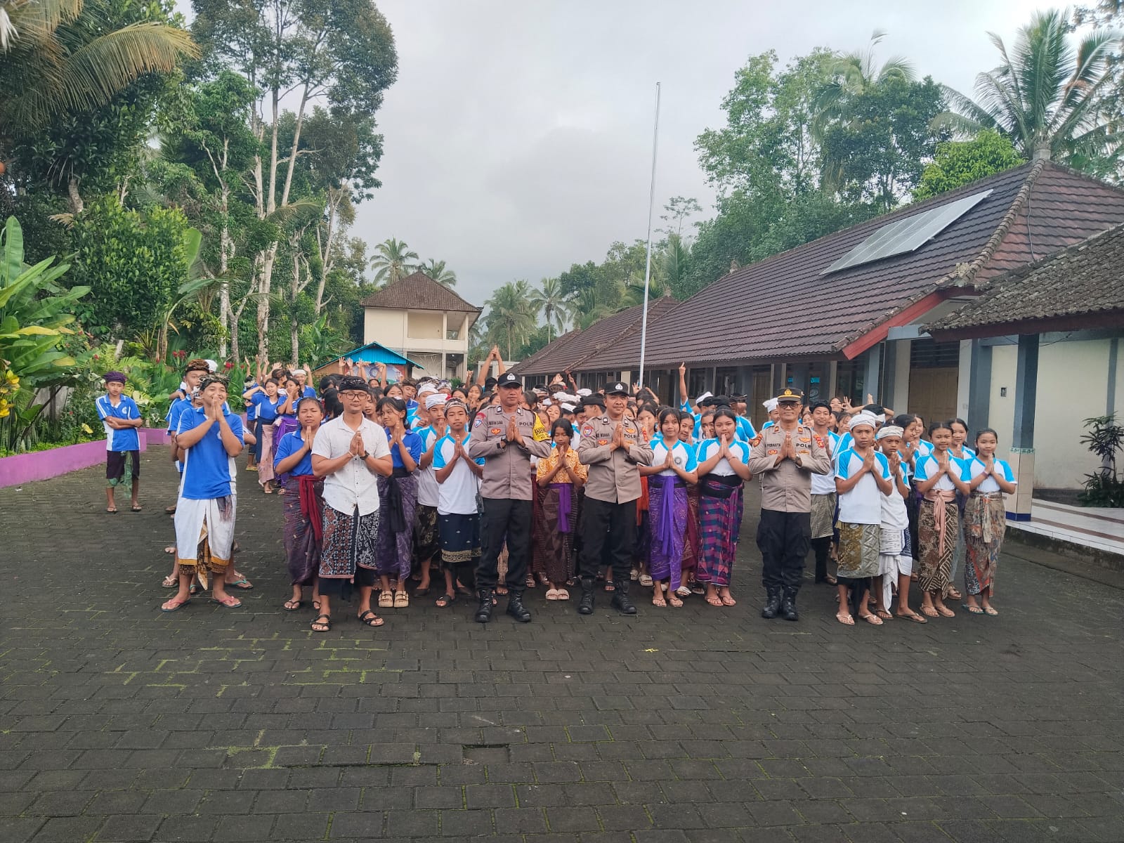GIANYAR, BALINEWS.ID – Polsek Payangan memberikan Pembinaan dan Penyuluhan (Binluh) kepada siswa di SMPN 3 Payangan. Penyuluhan yang menyasar siswa kelas 7 dan…