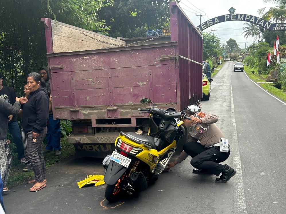KARANGASEM, BALINEWS.ID - Sebuah kecelakaan lalu lintas kembali terjadi di Karangasem pada Selasa petang (24/6), melibatkan sepeda motor dengan sebuah truk. In…