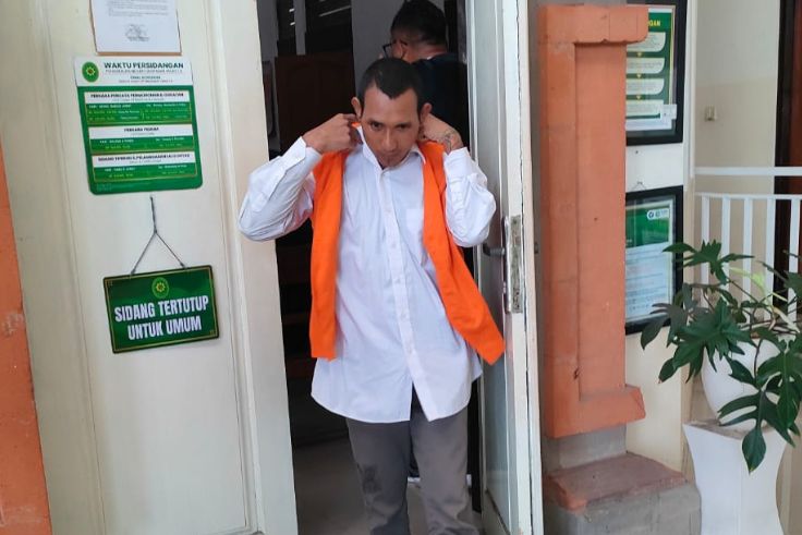 DENPASAR, BALINEWS.ID – Emosi yang tak terkendali, dipicu pengaruh narkoba, menjebloskan Ahmad Santoso (32) ke jeruji besi. Pria asal Banyuwangi ini kini teran…