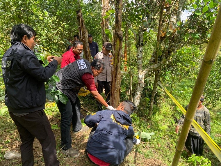 BANGLI, BALINEWS.ID – Nahas dialami seorang pria bernama Made Tangsi, warga Banjar Mesahan, Desa Selulung, Kecamatan Kintamani. Ia ditemukan tewas diduga akiba…