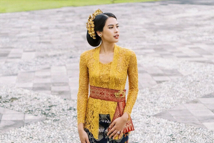 Intermeso, Balinews.id - Setiap tanggal 24 Juli, masyarakat Indonesia memperingati Hari Kebaya Nasional sebagai bentuk apresiasi terhadap salah satu busana tra…