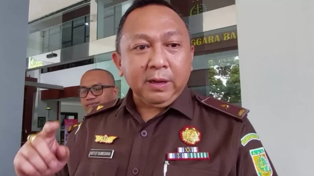 DENPASAR, BALINEWS.ID - Kepala Kejaksaan Tinggi (Kajati) Bali I Ketut Sumedana ingatkan agar pihak baik Kejari dan Polres dalam penanganan kasus gangster Austr…