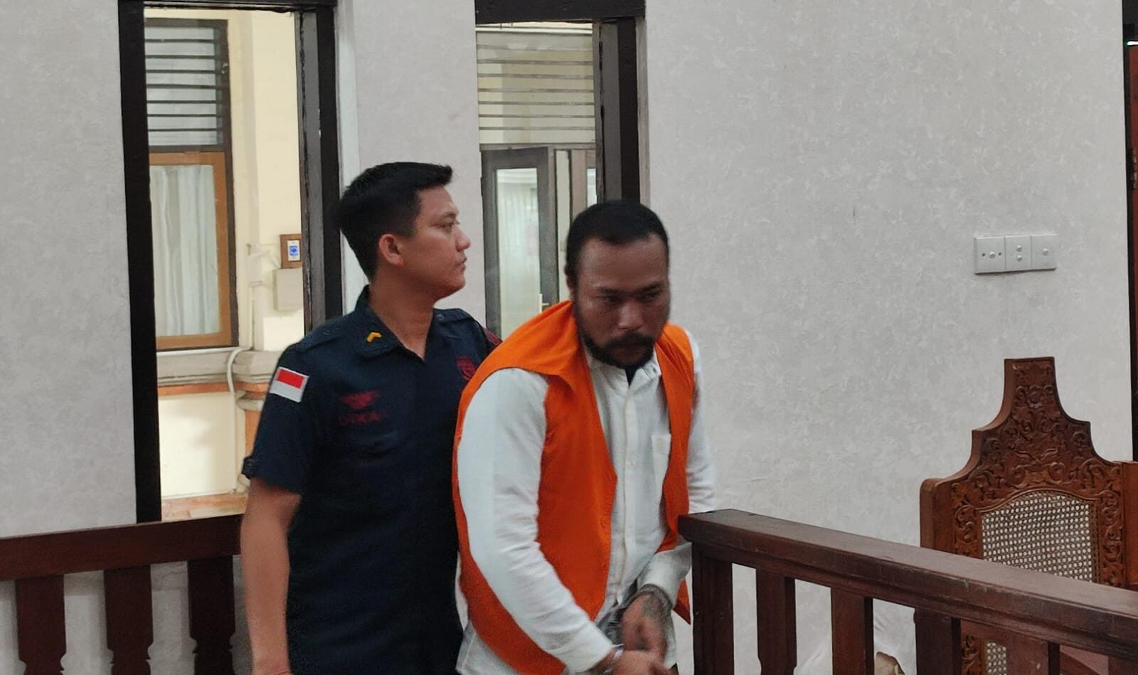 DENPASAR, BALINEWS.ID - Kasus pembunuhan di toko buah di Jalan Nangka Utara, Denpasar, enam bulan lalu akhirnya memasuki babak akhir. Bastomi Prasetiawan alias…