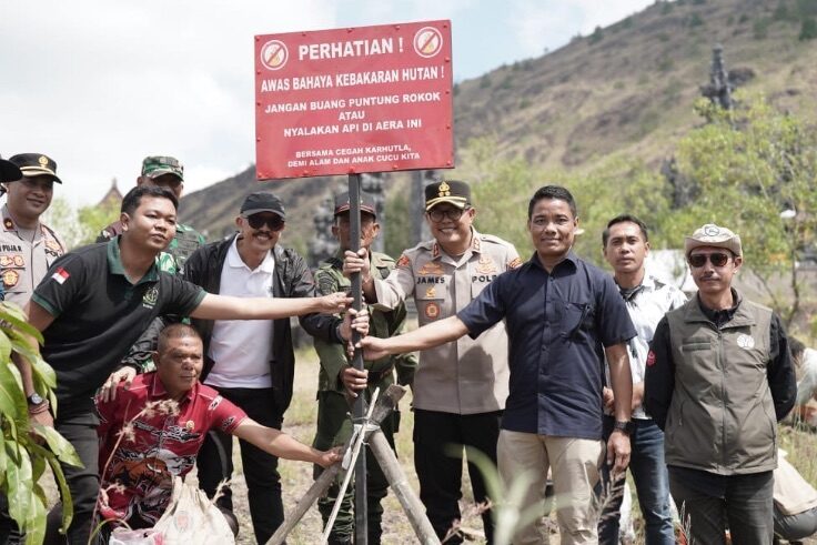 BANGLI, BALINEWS.ID – Polda Bali bersama Forkopimda Kabupaten Bangli, BKSDA Bali, dan masyarakat sekitar menggelar kegiatan penanaman pohon di kawasan Hutan Ko…