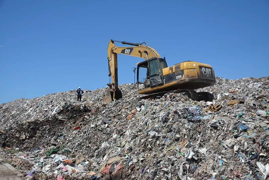 DENPASAR, BALINEWS.ID - Menanggapi beredarnya video viral terkait dugaan dibukanya kembali TPA Regional Suwung untuk menerima sampah organik, Kepala Dinas Kehu…