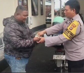 KARANGASEM, BALINEWS.ID – Kepedulian anggota kepolisian kembali terasa di tengah masyarakat. Kali ini, giliran jajaran Polsek Karangasem yang menunjukkan sisi …