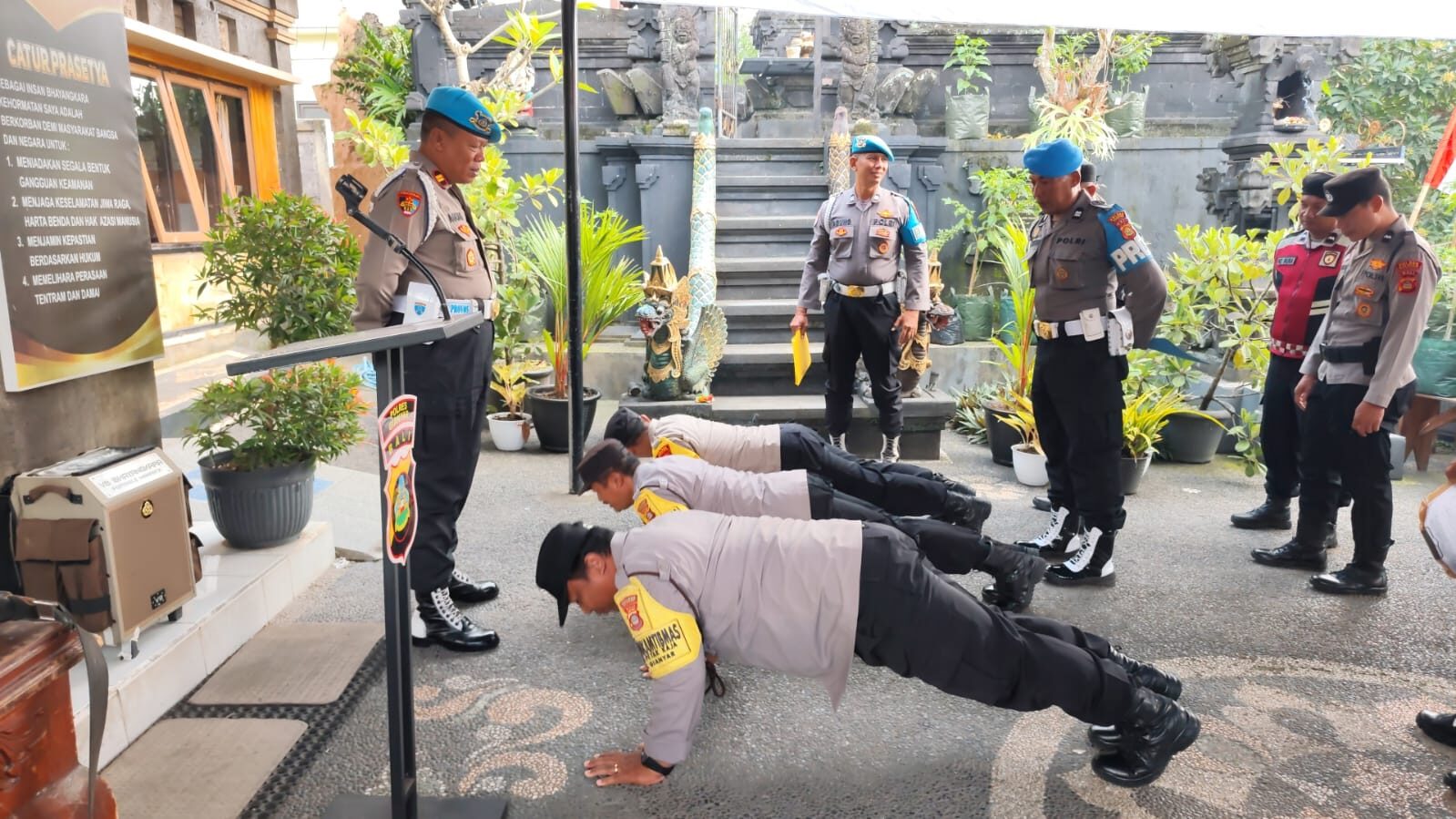 GIANYAR, BALINEWS.ID - Satuan Propam Polres Gianyar melaksanakan kegiatan Penegakan Ketertiban dan Disiplin (Gaktibplin) terhadap personel Polri di Mako Polsek…