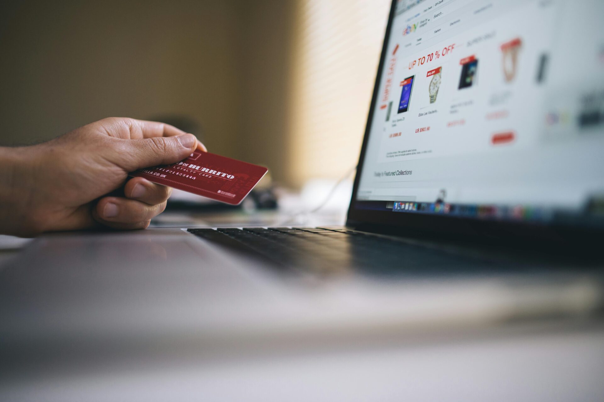 NASIONAL, BALINEWS.ID – Mulai 11 Agustus, Tokopedia dan TikTok Shop akan mulai mengenakan biaya pemrosesan pesanan kepada para penjual. Kebijakan serupa sebelu…