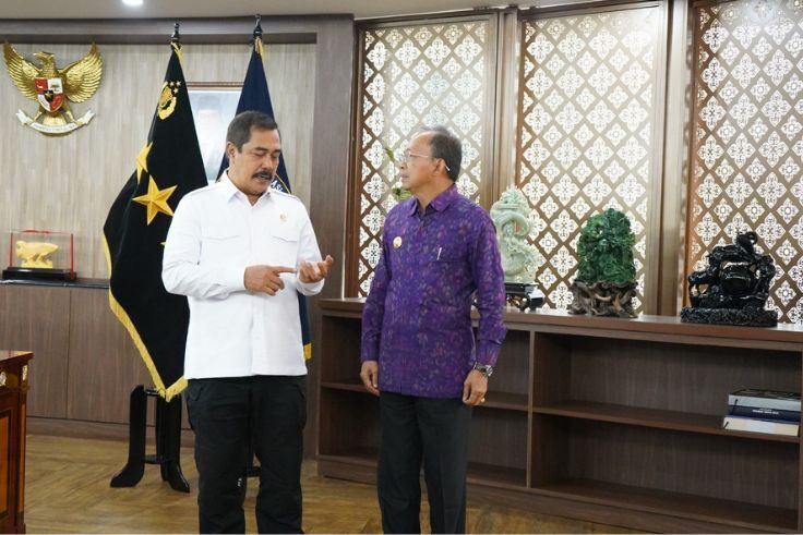 DENPASAR, BALINEWS.ID  – Upaya meningkatkan pendapatan daerah sekaligus menjaga citra pariwisata Bali mendapat dukungan dari pemerintah pusat. Menteri Imigrasi…