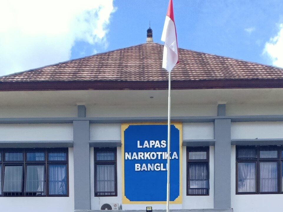BANGLI, BALINEWS.ID - Sebuah kisah pelarian narapidana terjadi di Bangli. Seorang tahanan kasus narkotika dari Lembaga Pemasyarakatan Narkotika (Lapastik) Kela…