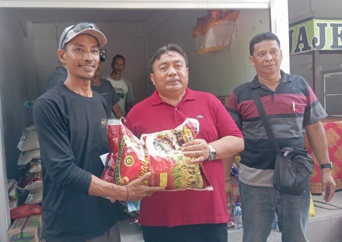 DENPASAR, BALINEWS.ID - Warga Banjar Tegal Kangin, Desa Ubung Kaja, Denpasar Utara, mendapat perhatian dari Anggota DPR RI Bali, I Nyoman Parta yang datang ber…