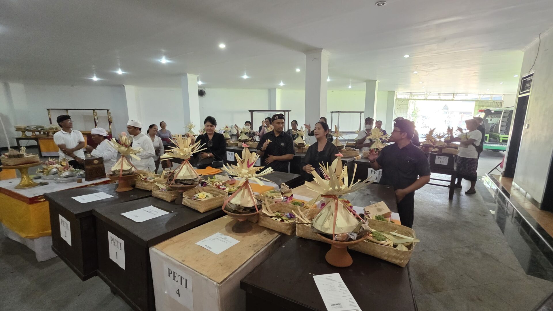 DENPASAR, BALINEWS.ID - Sebanyak 25 jenazah terlantar di Rumah Sakit Umum Pemerintah (RSUP) Prof IGNG Ngoerah di kremasi. Berlangsung di krematorium Dharma Ker…