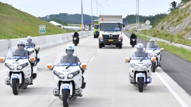 VIRAL, BALINEWS.ID - Keluhan masyarakat tentang penggunaan lampu strobo dan sirene pada mobil patroli yang mengganggu kenyamanan publik akhirnya mendapatkan pe…