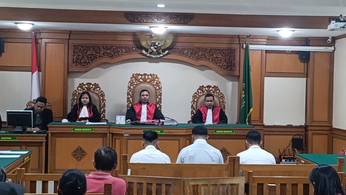 GIANYAR, BALINEWS.ID – Sidang lanjutan perkara pidana pembunuhan yang terjadi di Tojan, Blahbatuh pada 17 Januari 2025 kembali digelar di Pengadilan Negeri Gia…