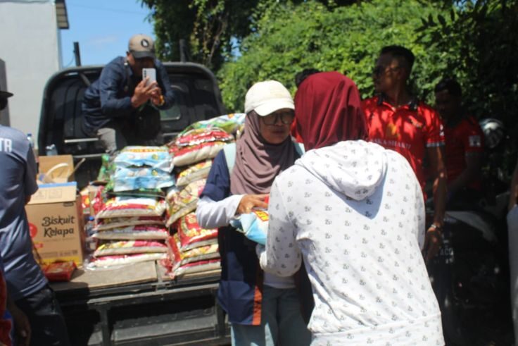 DENPASAR, BALINEWS.ID  — Yayasan Sungai Kasih dari Jakarta berkolaborasi dengan Ikatan Wartawan Online (IWO) Provinsi Bali menyalurkan bantuan bagi warga terda…
