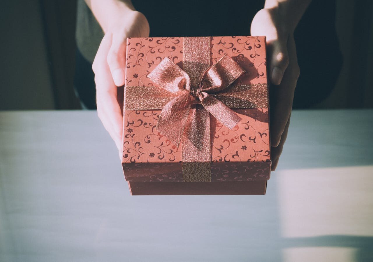 INTERMESO, BALINEWS.ID - Self-reward adalah tindakan memberi hadiah pada diri sendiri sebagai bentuk penghargaan atas pencapaian atau usaha yang telah dilakuka…
