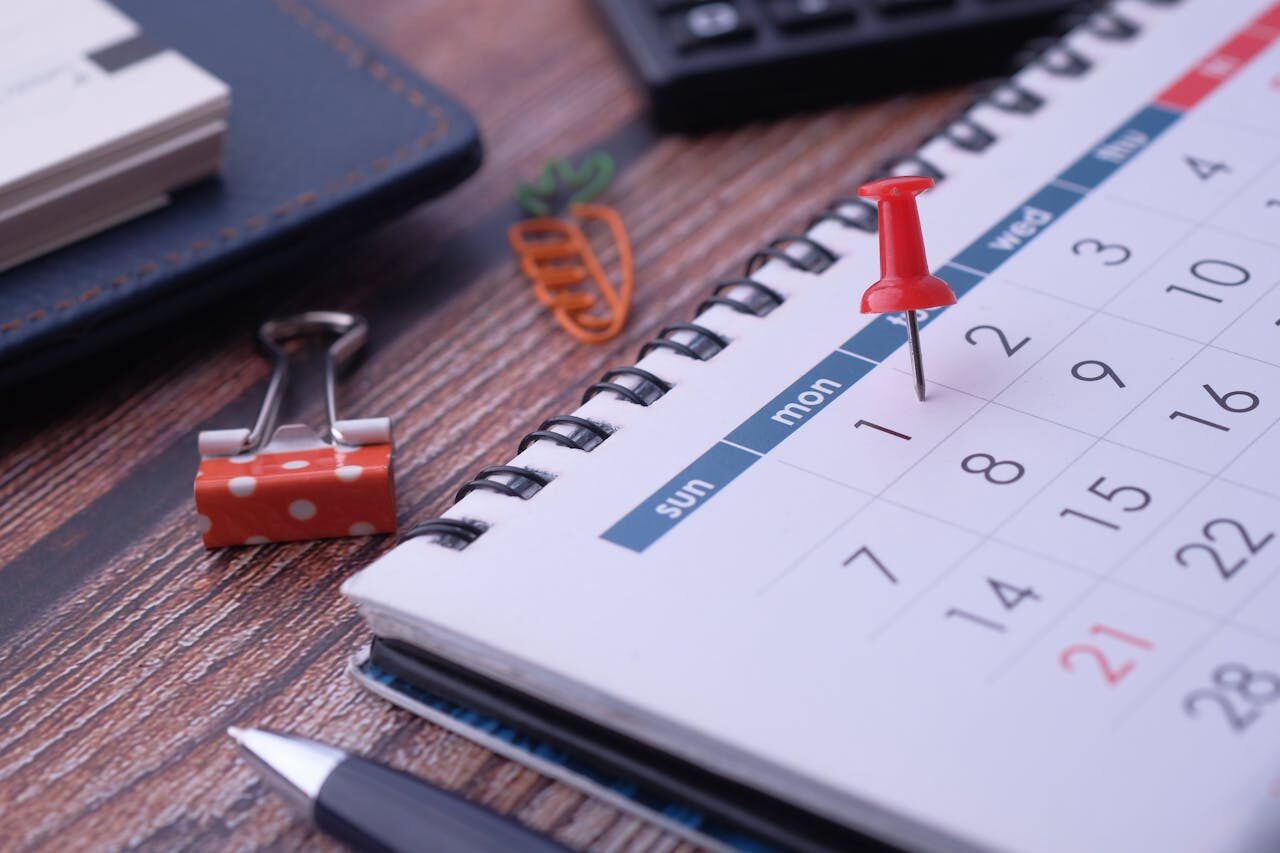 INTERMESO, BALINEWS.ID - Bagi para karyawan, mengetahui jadwal libur nasional dan cuti bersama sejak awal tahun bisa menjadi kunci untuk merencanakan cuti tahu…