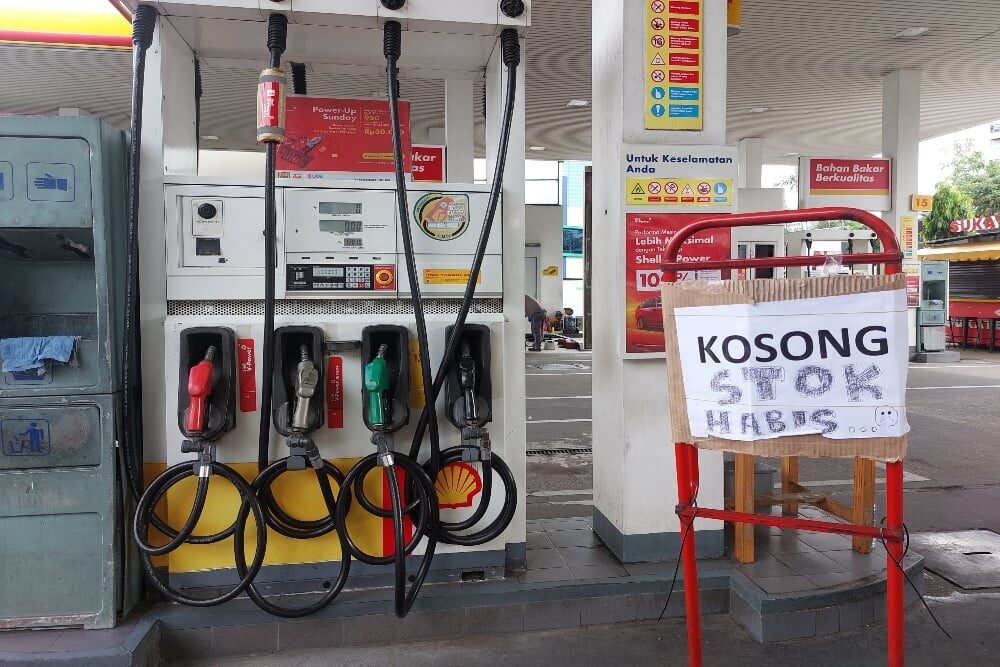 NASIONAL, BALINEWS.ID - Menteri Energi dan Sumber Daya Mineral (ESDM), Bahlil Lahadalia, menggelar rapat bersama Pertamina dan pengelola SPBU swasta yakni Shel…