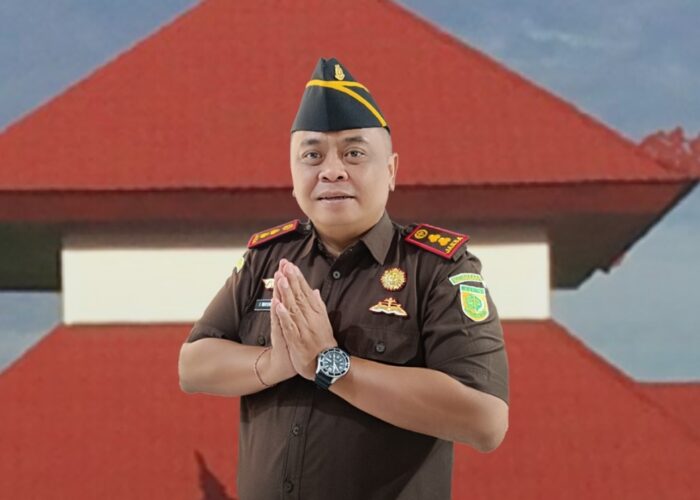 Selidiki Dugaan Penyimpangan Retribusi, Kajari Klungkung Sebut Ada Arah ke Pidana SEMARAPURA, BALINEWS.ID – Kejaksaan Negeri (Kejari) Klungkung tengah menyelid…
