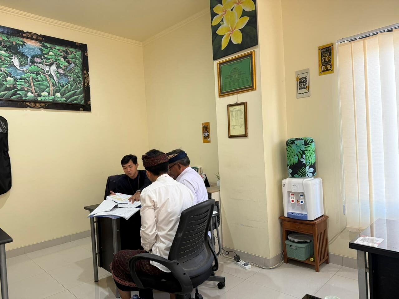 SEMARAPURA, BALINEWS.ID – Kejaksaan Negeri (Kejari) Klungkung memeriksa sedikitnya 12 pejabat di lingkungan Pemerintah Kabupaten Klungkung. Pemeriksaan tersebu…